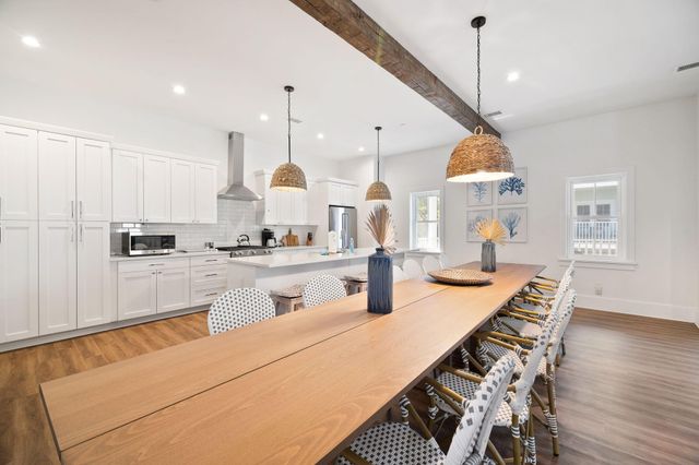 108 E Hudson Avenue, Folly Beach, SC 29439