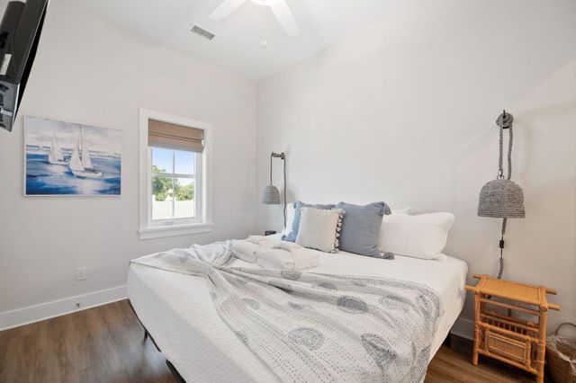 108 E Hudson Avenue, Folly Beach, SC 29439