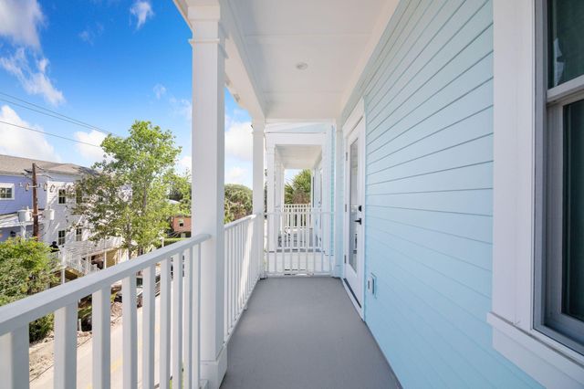 108 E Hudson Avenue, Folly Beach, SC 29439