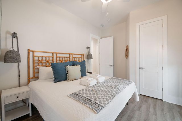 108 E Hudson Avenue, Folly Beach, SC 29439