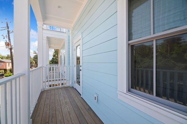 108 E Hudson Avenue, Folly Beach, SC 29439
