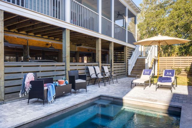 108 E Hudson Avenue, Folly Beach, SC 29439