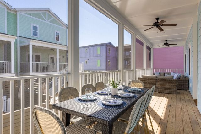 108 E Hudson Avenue, Folly Beach, SC 29439
