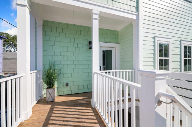 108 E Hudson Avenue, Folly Beach, SC 29439