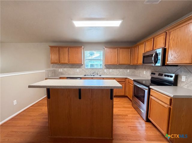 5313 Southern Crossing Drive, Temple, TX 76502