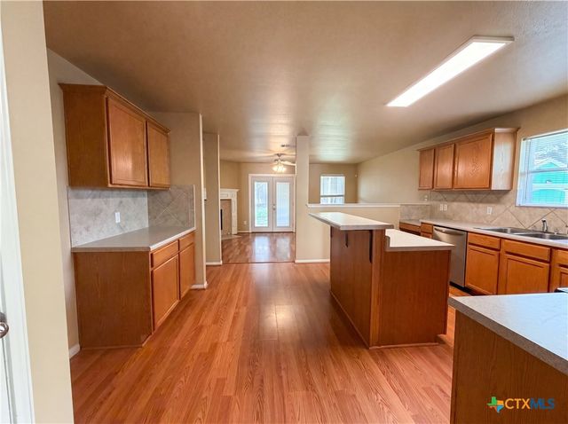 5313 Southern Crossing Drive, Temple, TX 76502