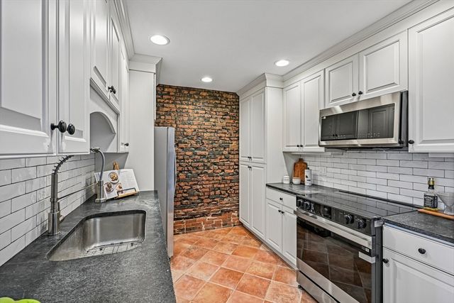 28-32 Atlantic Ave 628, Boston, MA 02111