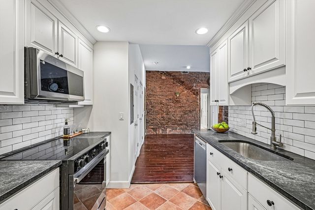 28-32 Atlantic Ave 628, Boston, MA 02111