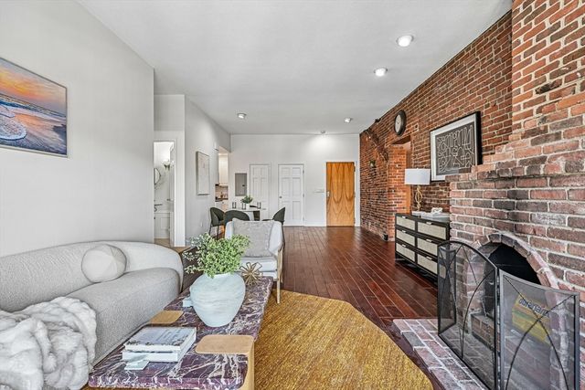 28-32 Atlantic Ave 628, Boston, MA 02111