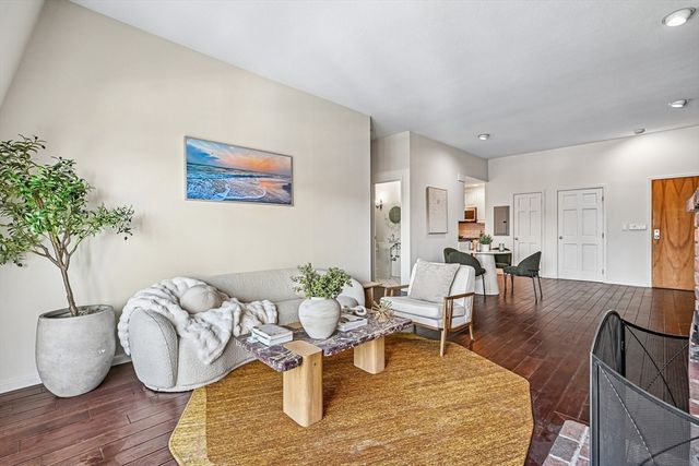 28-32 Atlantic Ave 628, Boston, MA 02111