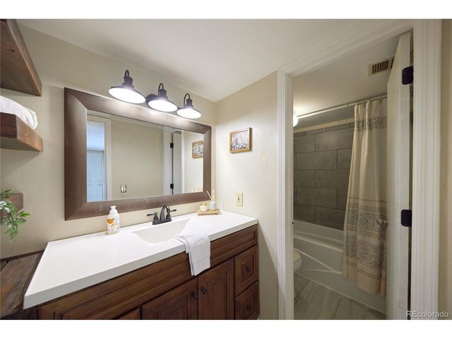 7665 E Eastman Ave 207C, Denver, CO 80231