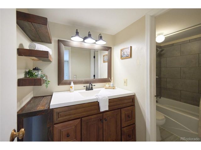 7665 E Eastman Ave 207C, Denver, CO 80231