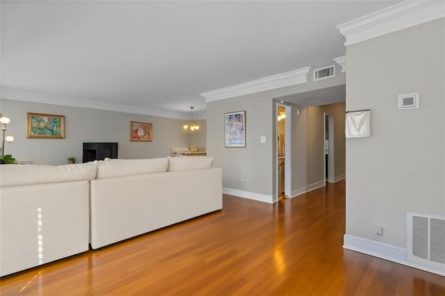 6980 Roswell Road A8, Atlanta, GA 30328