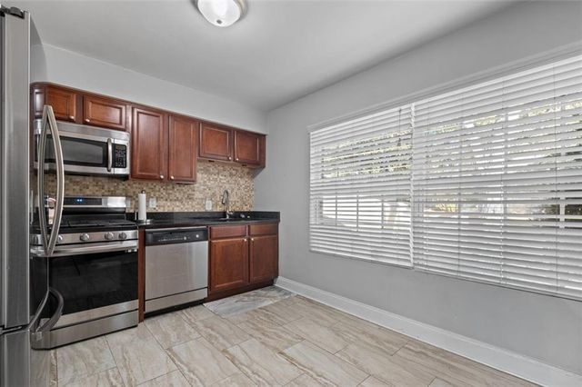 6980 Roswell Road A8, Atlanta, GA 30328