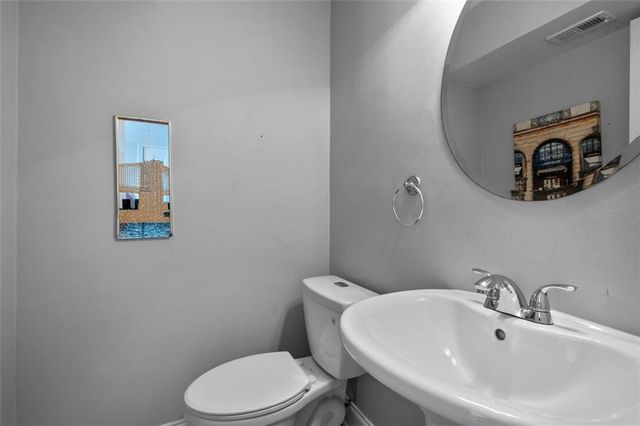 6980 Roswell Road A8, Atlanta, GA 30328