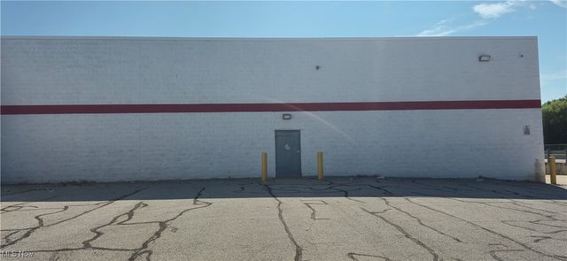 1144 W Prospect Road, Ashtabula, OH 44004