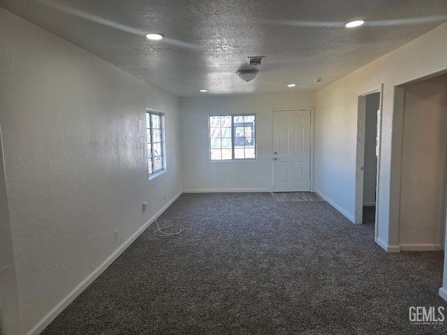 529 Main Street, Delano, CA 93215