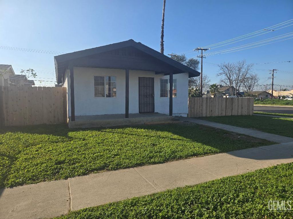 529 Main Street, Delano, CA 93215