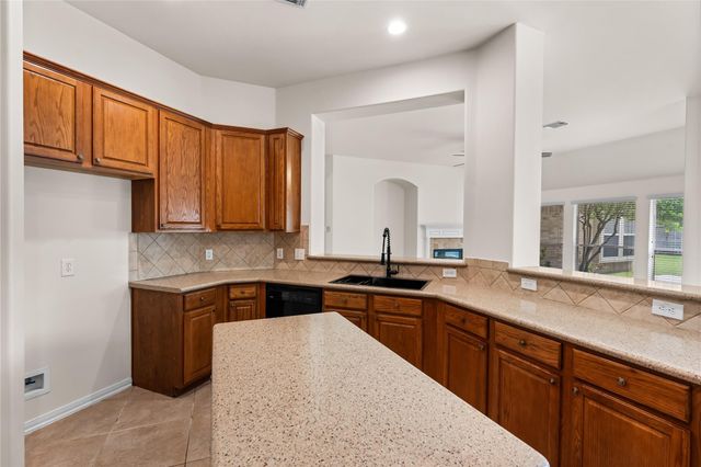 18634 Summercliff Lane, Tomball, TX 77377