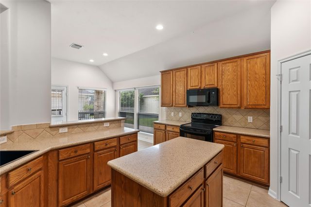18634 Summercliff Lane, Tomball, TX 77377
