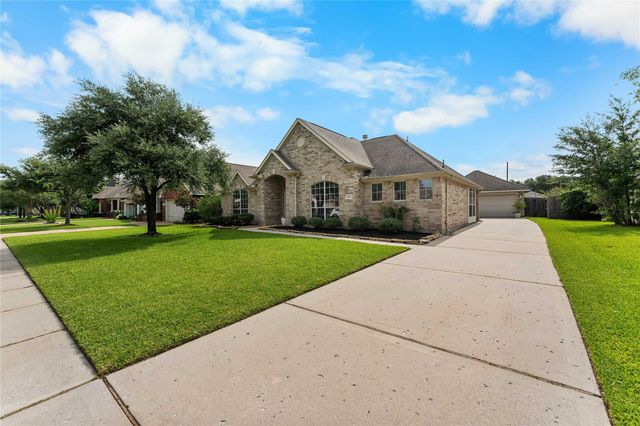 18634 Summercliff Lane, Tomball, TX 77377
