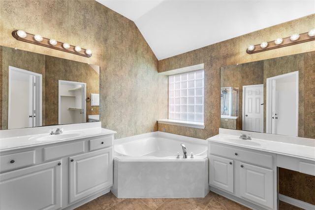 18634 Summercliff Lane, Tomball, TX 77377