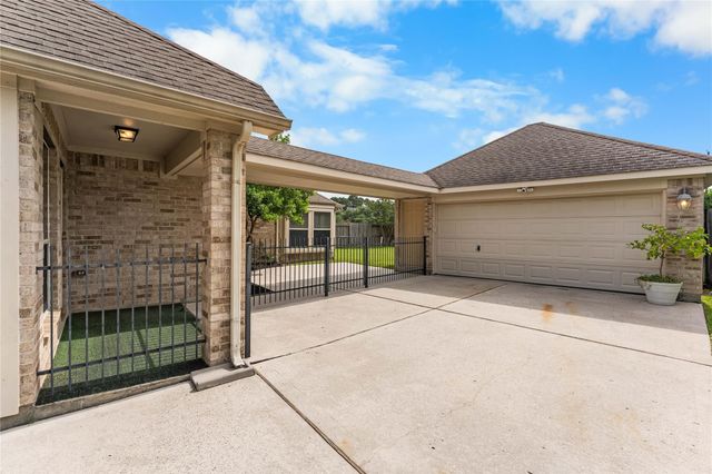 18634 Summercliff Lane, Tomball, TX 77377