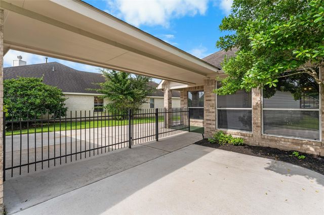 18634 Summercliff Lane, Tomball, TX 77377
