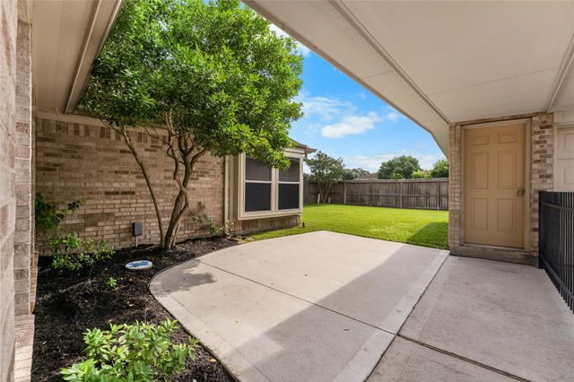 18634 Summercliff Lane, Tomball, TX 77377