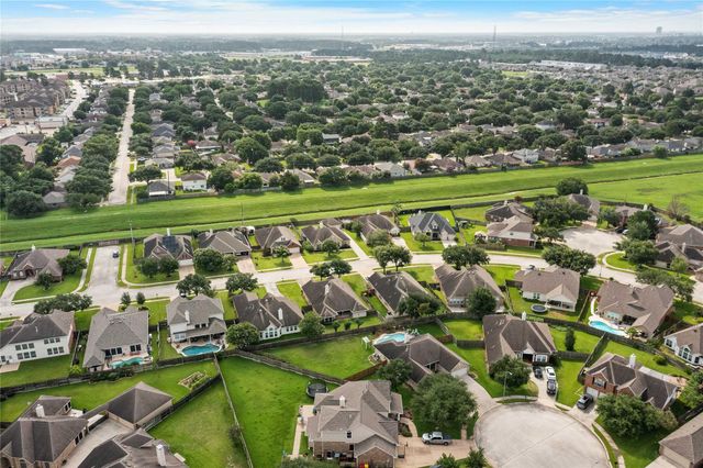 18634 Summercliff Lane, Tomball, TX 77377