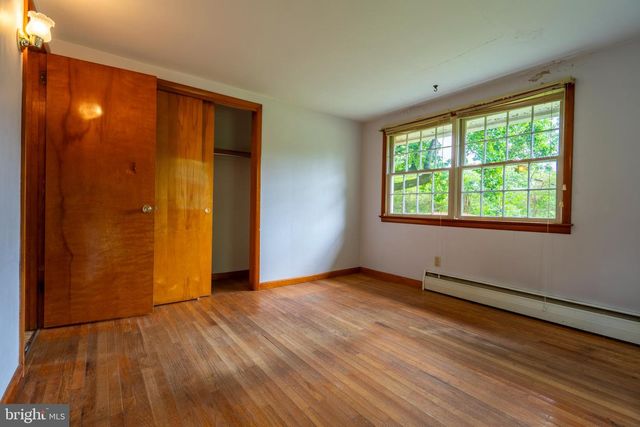3106 KUTZTOWN RD, East Greenville, PA 18041