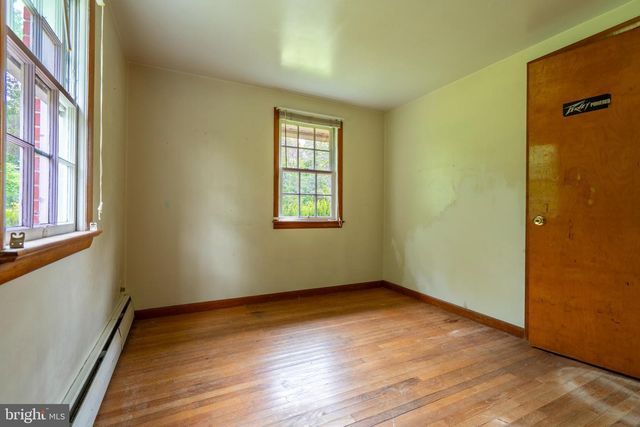3106 KUTZTOWN RD, East Greenville, PA 18041