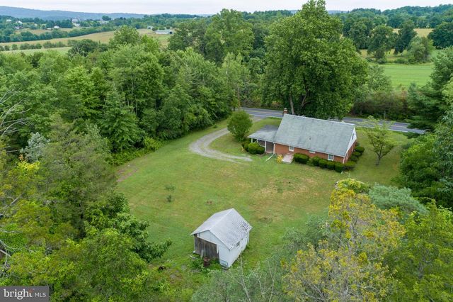 3106 KUTZTOWN RD, East Greenville, PA 18041