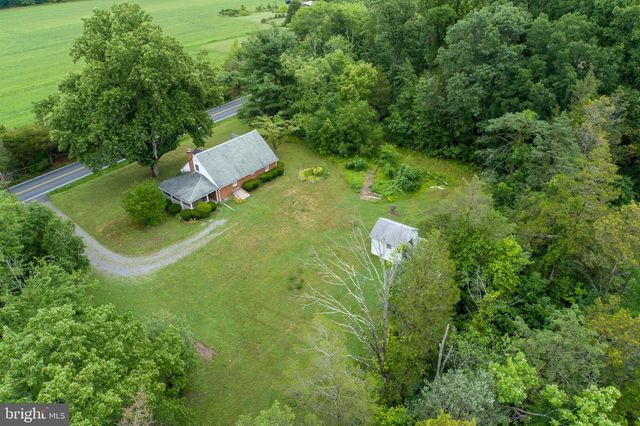 3106 KUTZTOWN RD, East Greenville, PA 18041