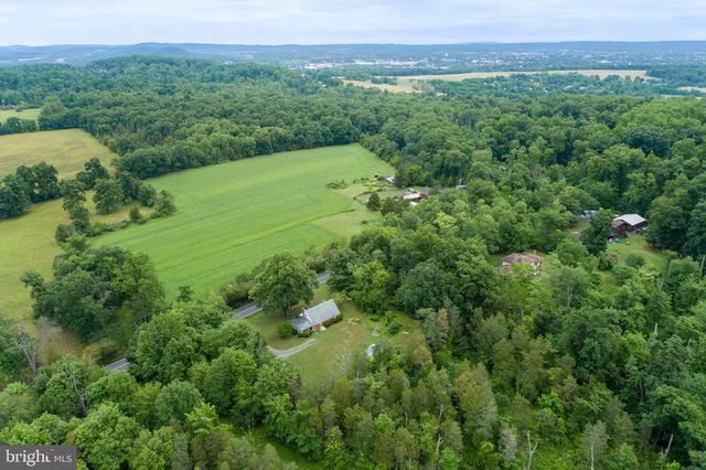 3106 KUTZTOWN RD, East Greenville, PA 18041