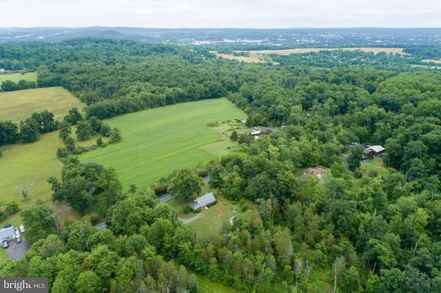 3106 KUTZTOWN RD, East Greenville, PA 18041