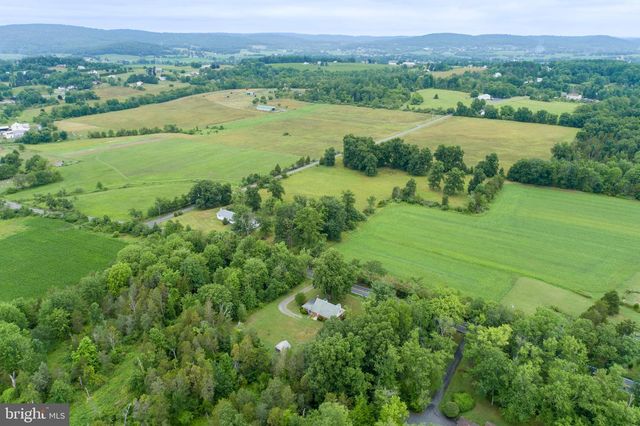 3106 KUTZTOWN RD, East Greenville, PA 18041