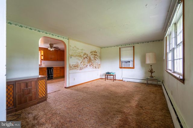 3106 KUTZTOWN RD, East Greenville, PA 18041