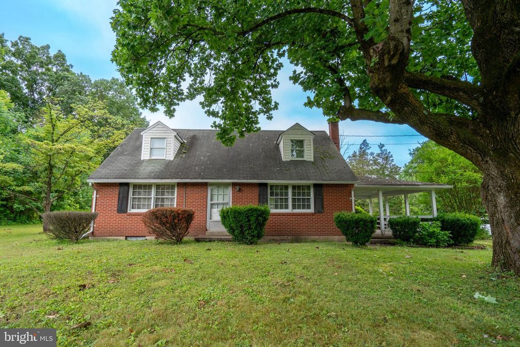 3106 KUTZTOWN RD, East Greenville, PA 18041