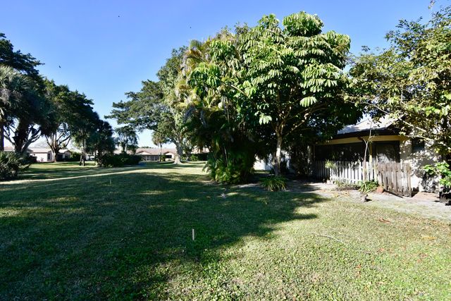 18101 Grove Avenue, Boca Raton, FL 33498