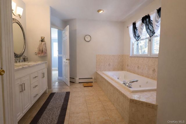 9 Mount Ridge Court, Monroe, NY 10950