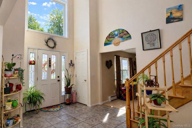 9 Mount Ridge Court, Monroe, NY 10950