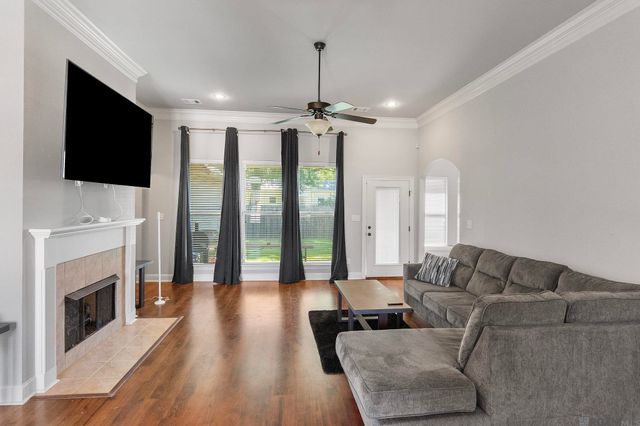18032 River Landing Dr, Prairieville, LA 70769