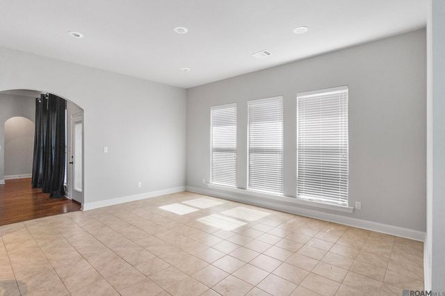 18032 River Landing Dr, Prairieville, LA 70769