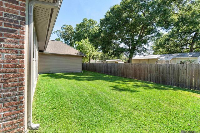 18032 River Landing Dr, Prairieville, LA 70769