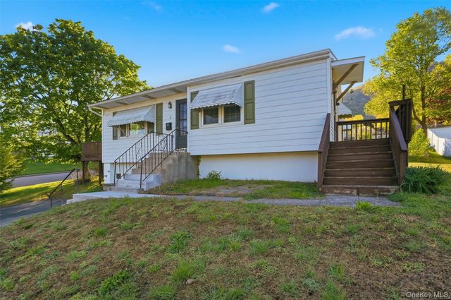 2 Crescent Drive, Beacon, NY 12508