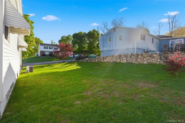 2 Crescent Drive, Beacon, NY 12508