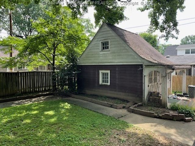 4008 Staunton Avenue Se, Charleston, WV 25304