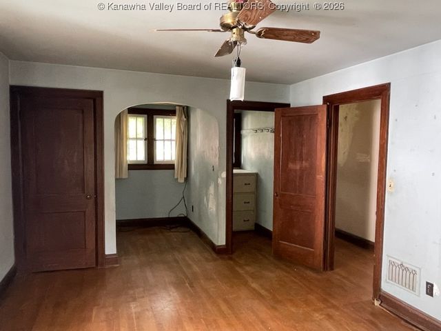 4008 Staunton Avenue Se, Charleston, WV 25304