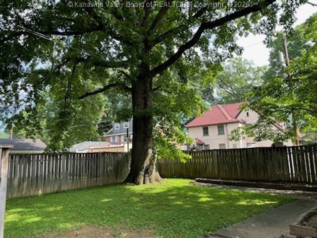 4008 Staunton Avenue Se, Charleston, WV 25304